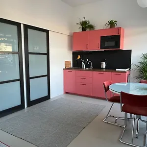 28a5 With Free Parking Place Bed & Breakfast