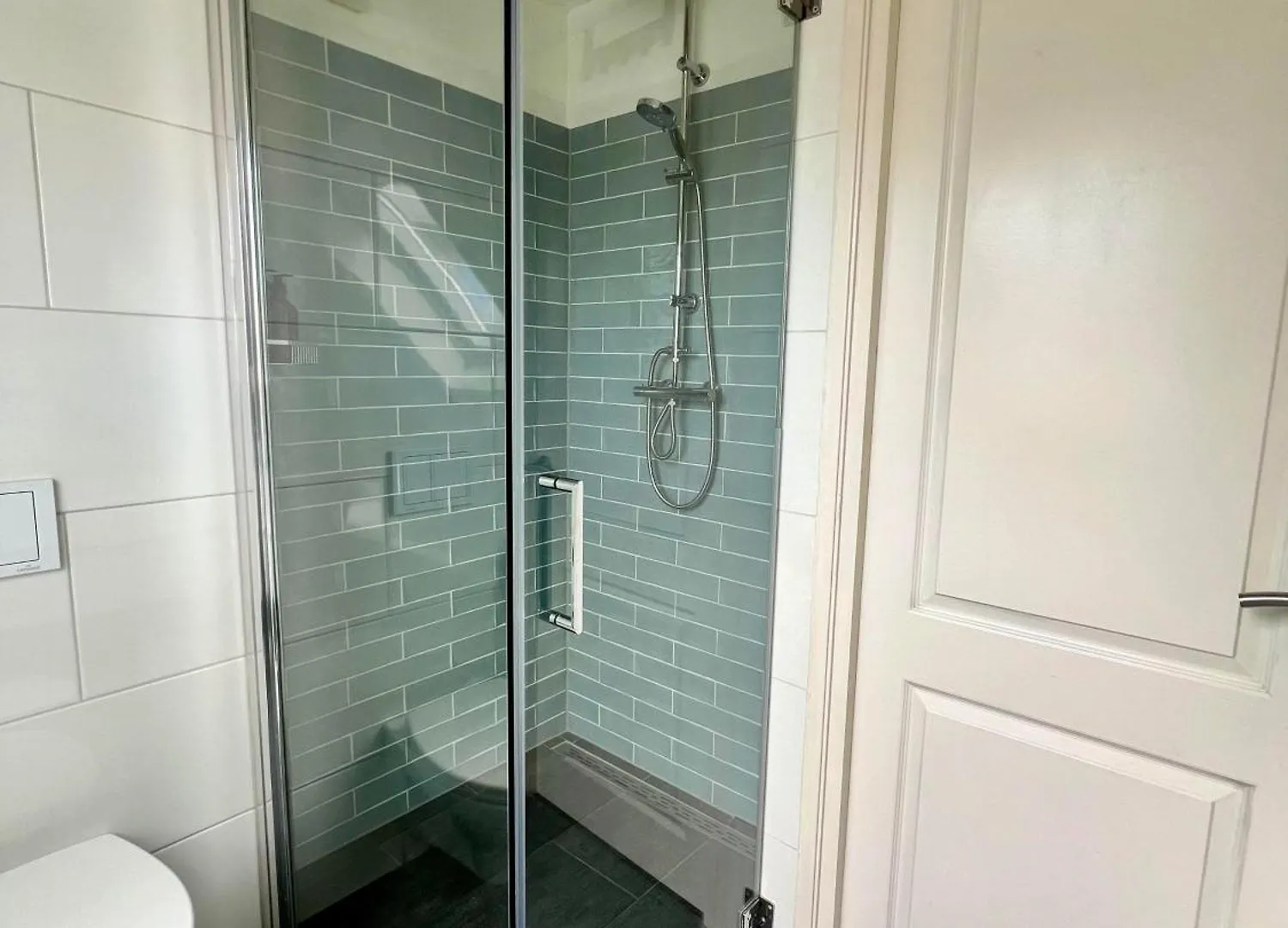 Meadowview Private Apartment 20 Minutes From City Centre Amsterdam Aparthotel